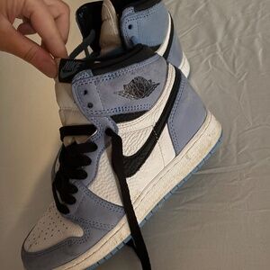 Nike Jordan 1 university blue